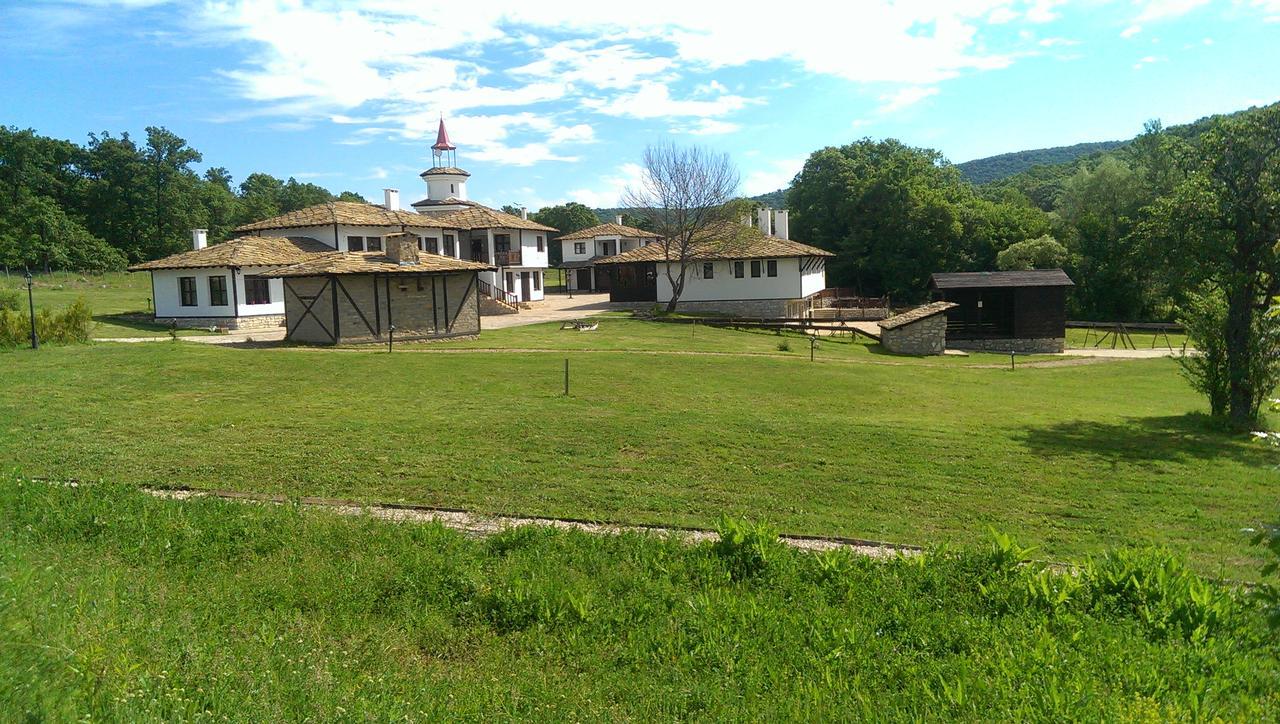 Hotel Ethnocomplex Krivini Exterior foto