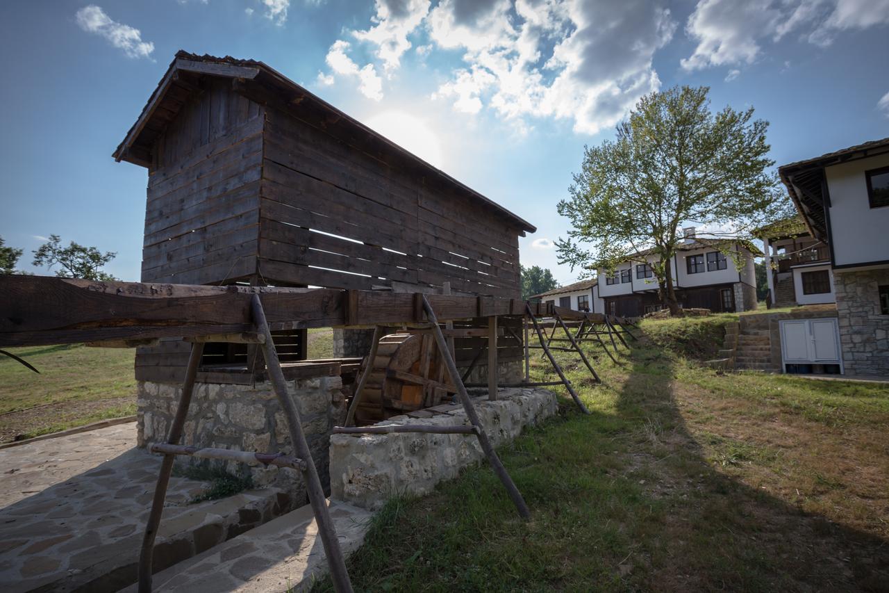 Hotel Ethnocomplex Krivini Exterior foto