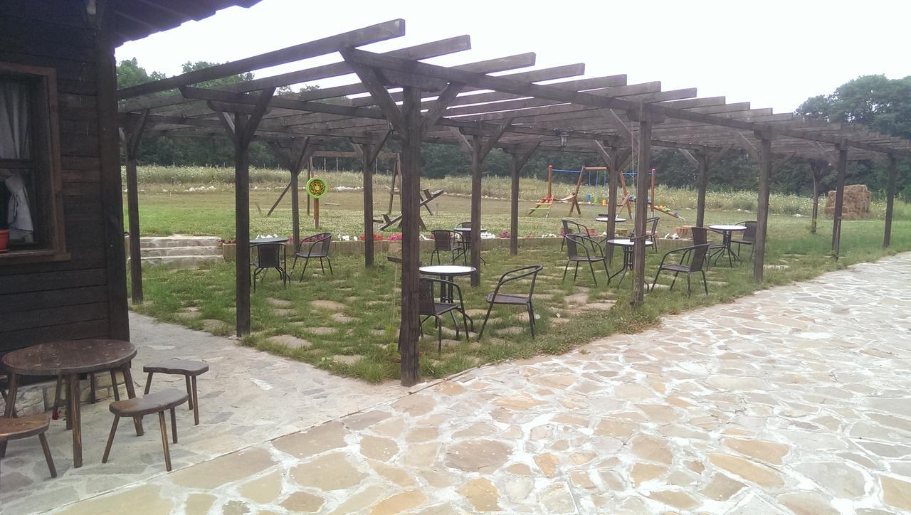 Hotel Ethnocomplex Krivini Exterior foto