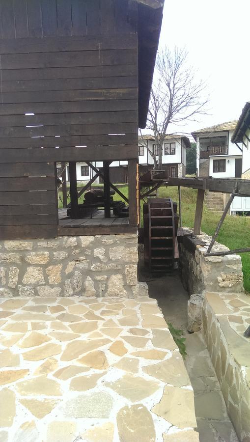 Hotel Ethnocomplex Krivini Exterior foto