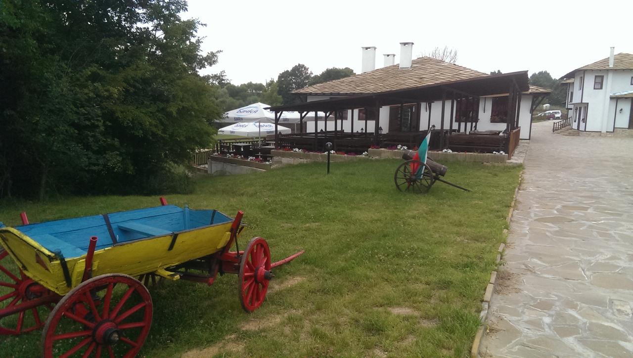 Hotel Ethnocomplex Krivini Exterior foto